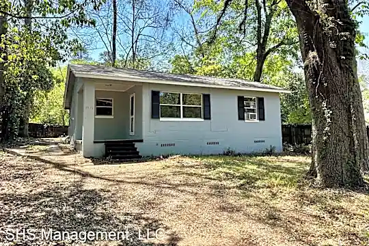 1921 Blackburn Ave Photo 1
