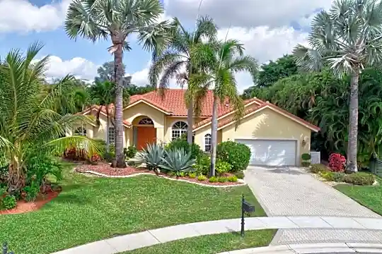 8017 Desmond Dr Photo 2