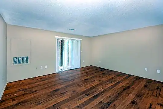 100 Charlestown Meadows Dr Photo 2
