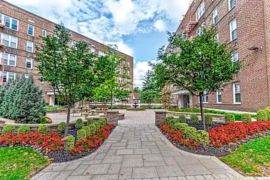 Parktowne Apartments Photo 2