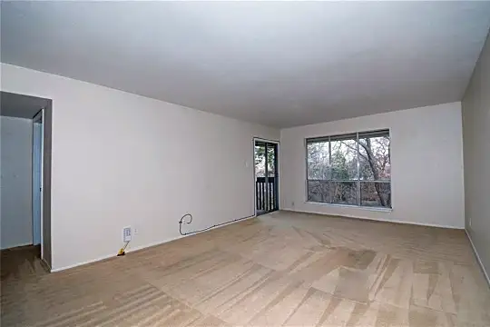 4837 Cedar Springs Rd #304 Photo 1