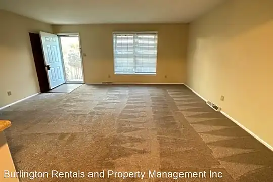 447 E McPherson Dr Photo 2