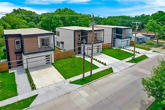 2910 Jim St Photo 2