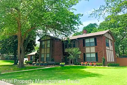 10434 S 68th E Ave Photo 1