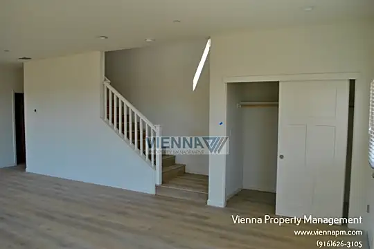 7066 Auburn Blvd Photo 2