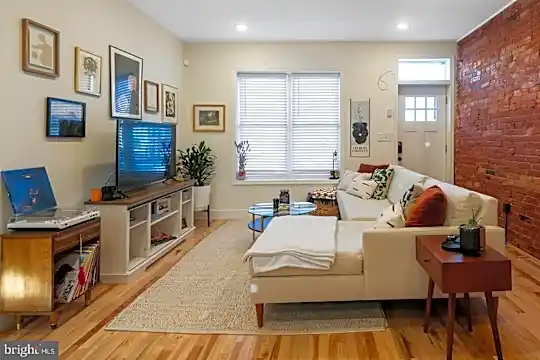 1806 Jackson St Photo 1