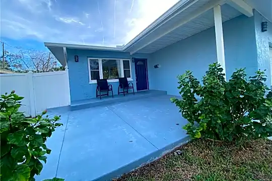 1814 Bayou Grande Blvd NE Photo 2