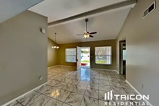 10113 Briarwick Court Photo 2