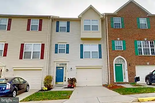 527 Sparkleberry Terrace NE Photo 1