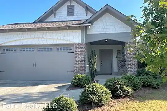 4021 Valley Manor Photo 1