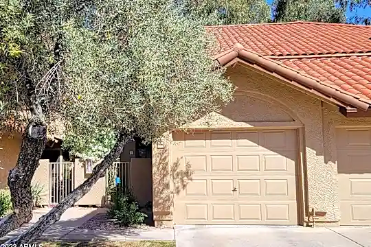 8700 E Mountain View Rd #1031 Photo 2