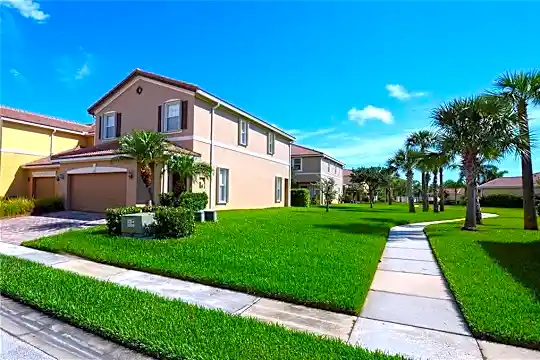 306 Provence Pl Photo 2