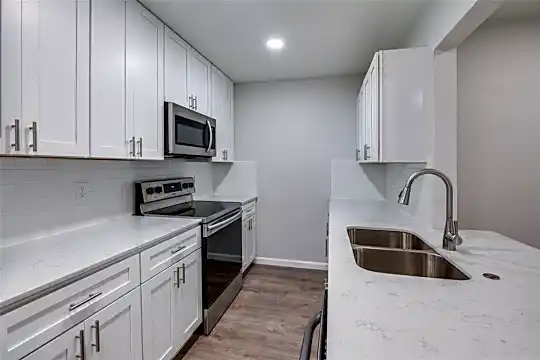 5444 Gaston Ave #105 Photo 1