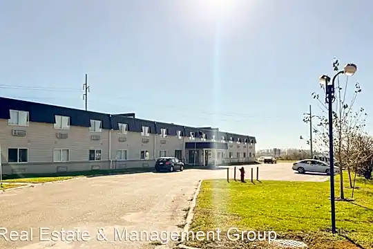 3303 W Oakland Ave Photo 1