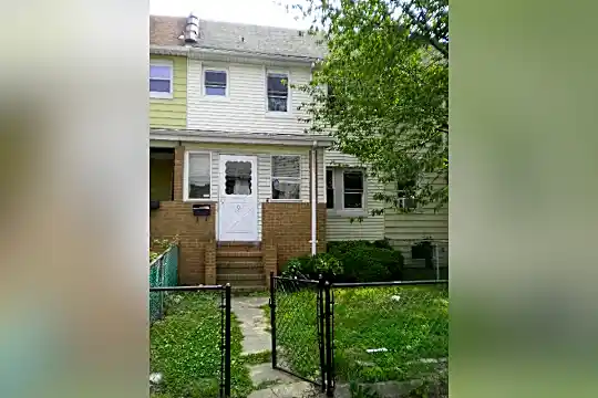9 W Talbott St Photo 1