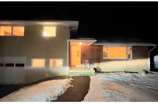 137 N Meadowbrook Ln Photo 1