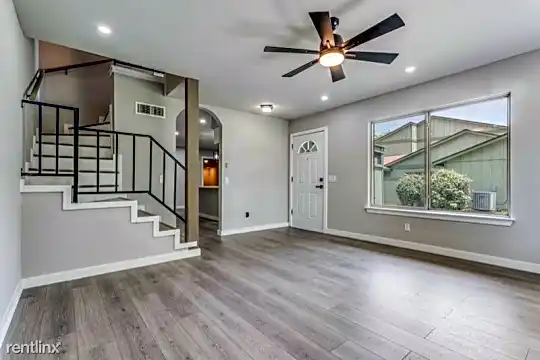 5025 Fort Clark Dr Photo 2