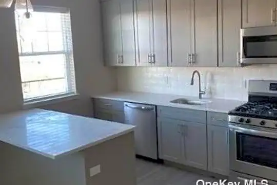116 Waverly Ave #13 Photo 2