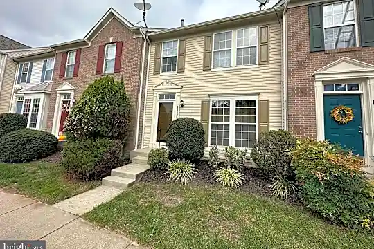 6135 Newport Terrace Photo 1