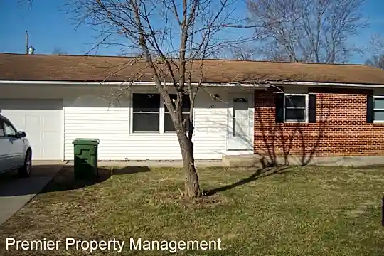 2615 Camelot Ct Photo 2