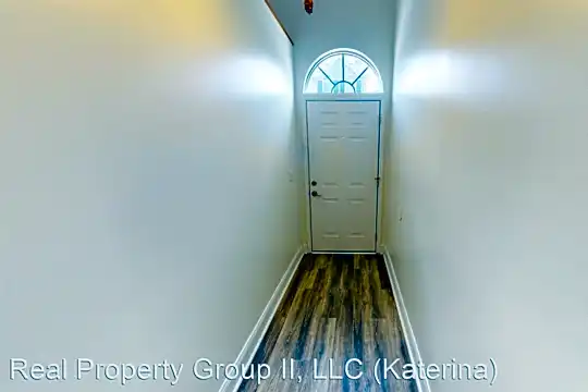 207 Katerina Dr Photo 2