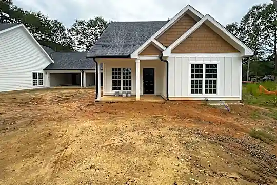 290 Cedar Creek Dr Photo 2
