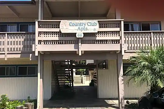 Country Club Apartments Photo 2
