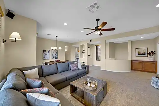 16600 N Thompson Peak Pkwy #2058 Photo 2