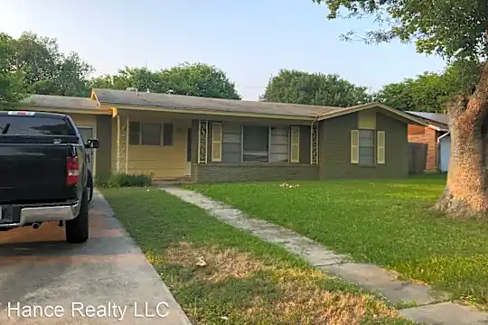 527-Blaze Ave Photo 1