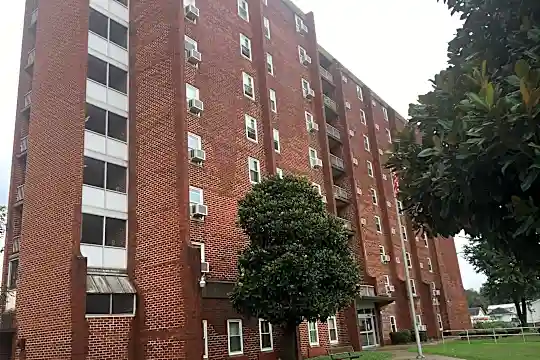 Riverview East Photo 1