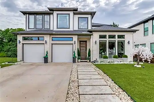 2204 Bonnie View Rd Photo 1