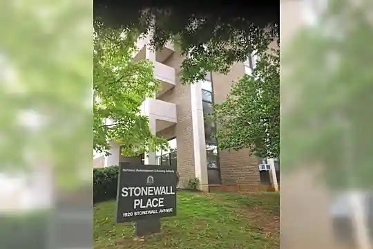 Stonewall Place Photo 2