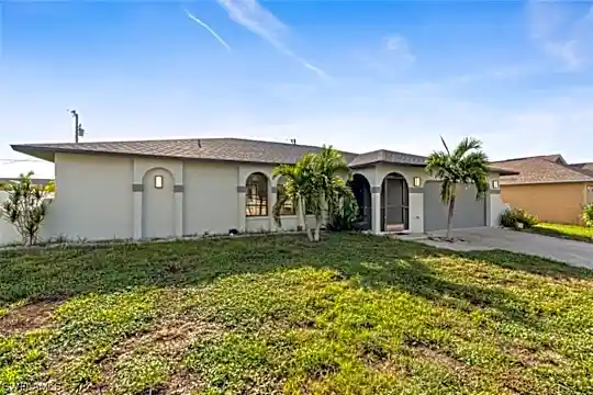 1306 SW 10th Pl Photo 2