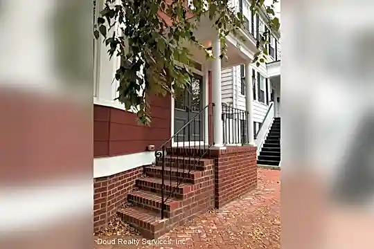 422 London St Photo 2