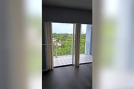 1701 Washington St #602 Photo 2