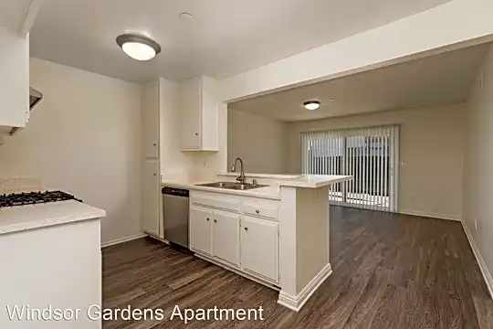 1651 Mitchell Ave Photo 2