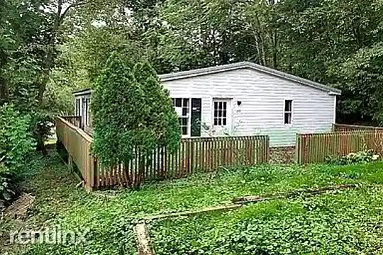 20 Thompson St Photo 1