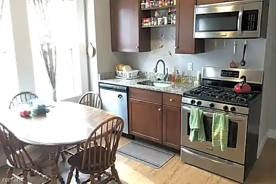 8 Sunset St Photo 1
