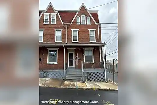 22 Chestnut St Photo 1