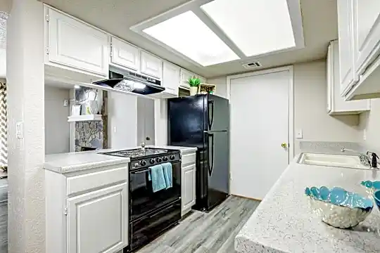 Windrush Apartments Photo 2