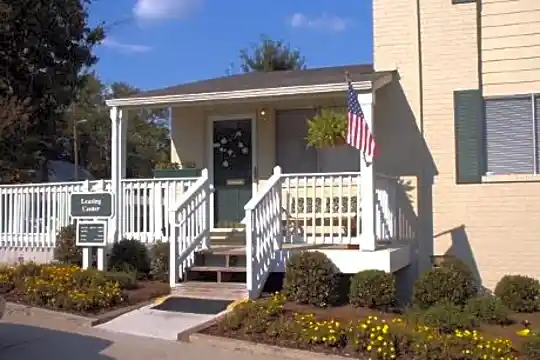Cooper Lake Apartments Photo 2