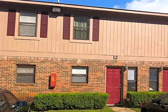 200 Cheyenne Dr Photo 1