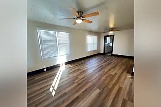 808 W Cheyenne Rd Photo 1