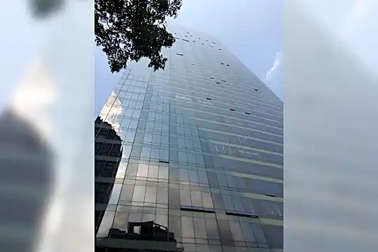 ONE EAST RIVER PLACE Photo 2