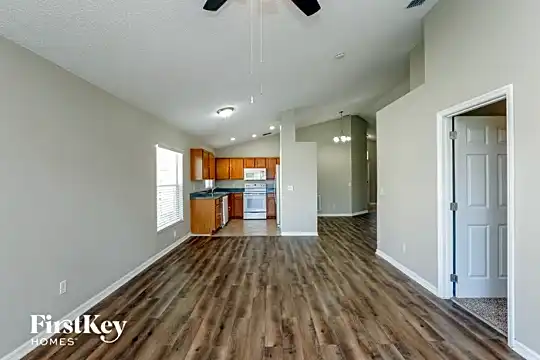 2909 Cool Breeze Circle Photo 2