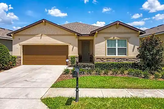 1311 Yorkshire Court-11.jpg