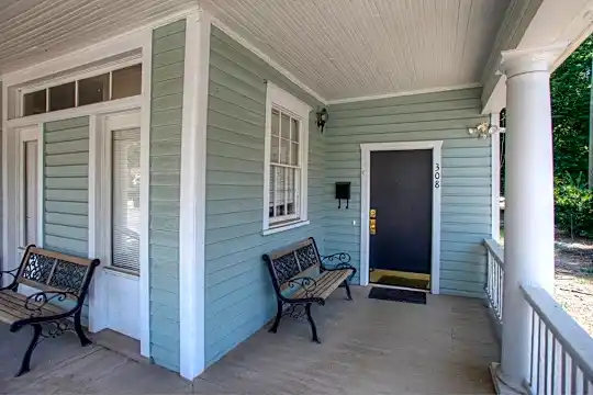 308 3rd St Photo 2