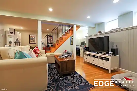 15 Strathmore Rd Photo 2