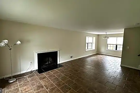 47 Drewes Ct Photo 2