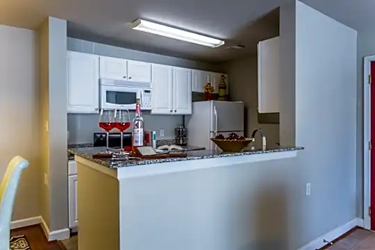 River Pointe Apartments Photo 2